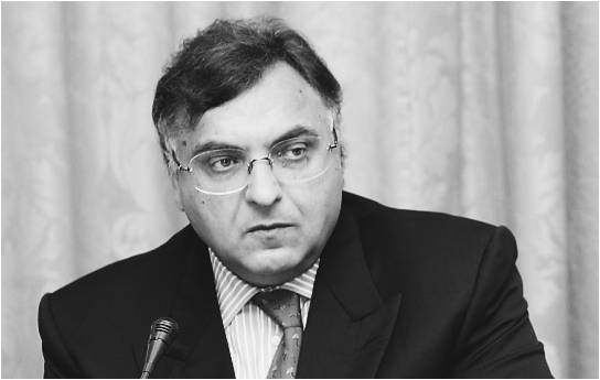 foto-dan-adamescu-bw-1