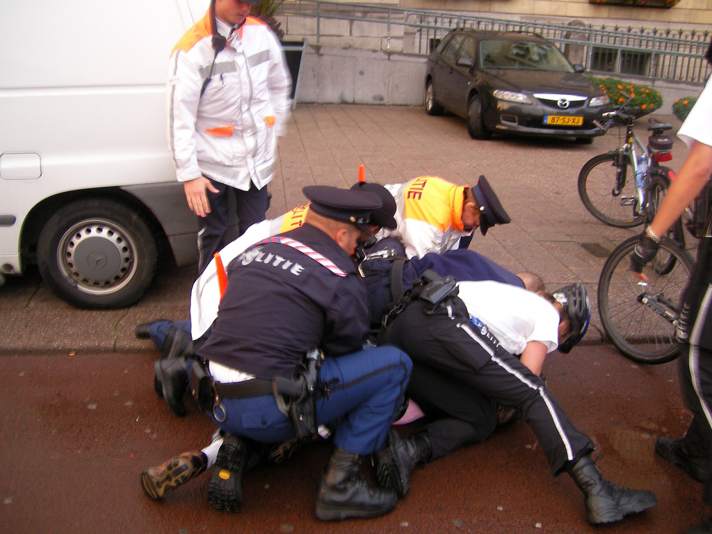 A Rotterdam police arrest pic credit Lou Robens